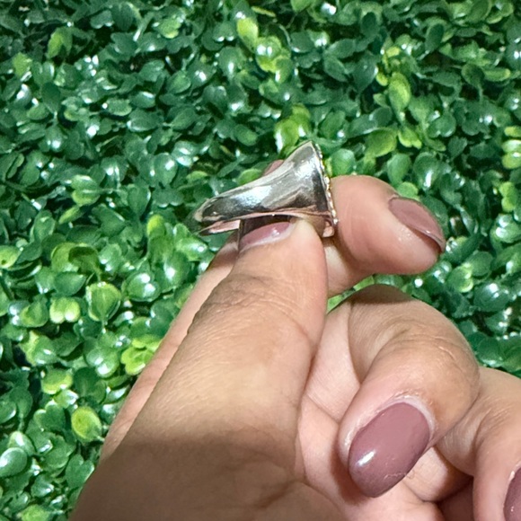 Ring - Picture 5 of 6